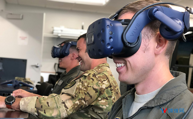 美國空軍用VR訓(xùn)練飛行員，提前六周學(xué)成出師